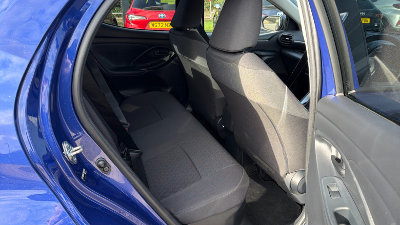 Toyota Yaris 1.5 Hybrid Design 5dr CVT Hybrid Hatchback